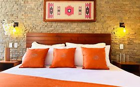 Hotel&Suites Cerro Roj0